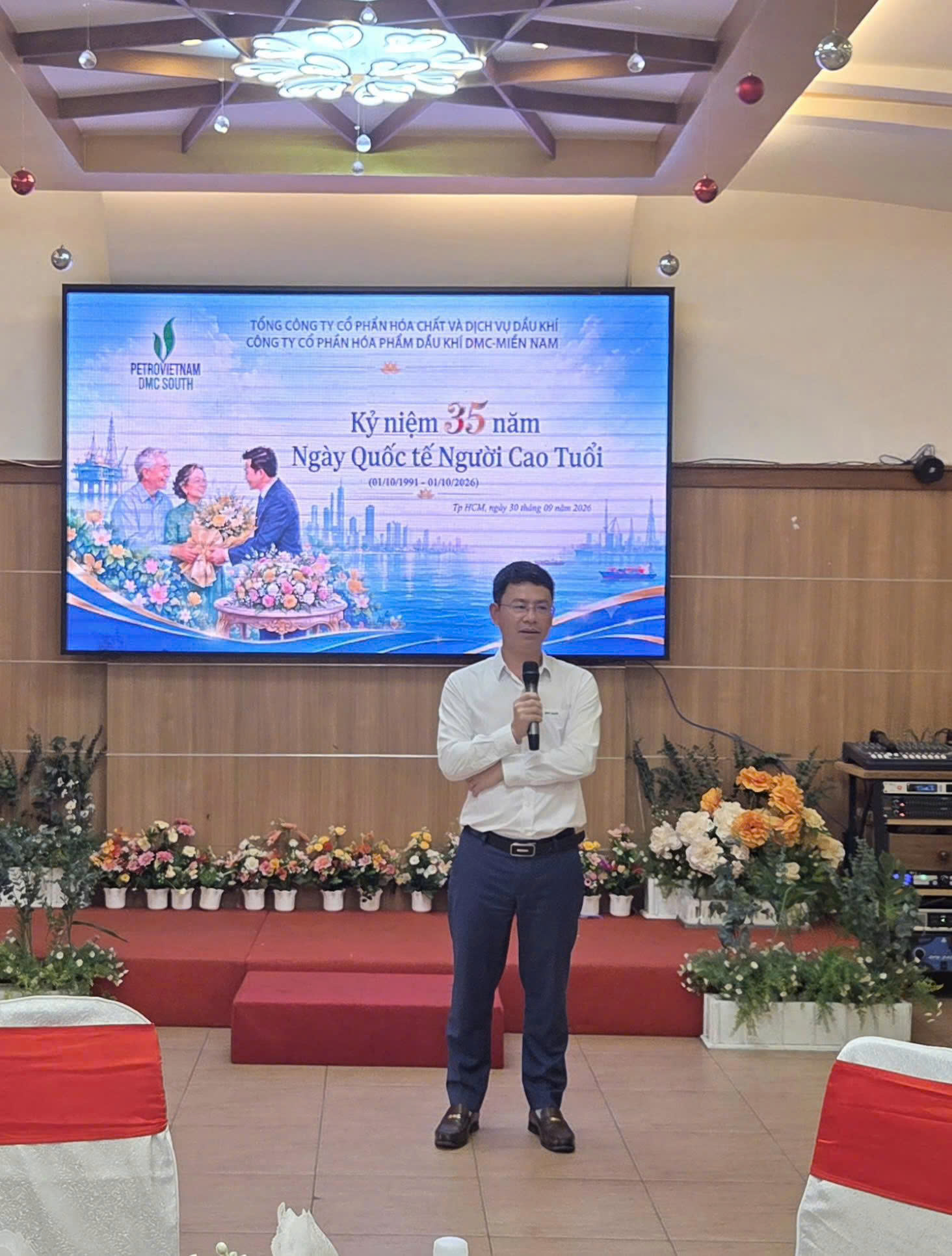 Ông Mai Văn Duy – Giám đốc đại diện Ban lãnh đạo Công ty phát biểu tại buổi gặp mặt Ông Mai Văn Duy – Giám đốc đại diện Ban lãnh đạo Công ty phát biểu tại buổi gặp mặt